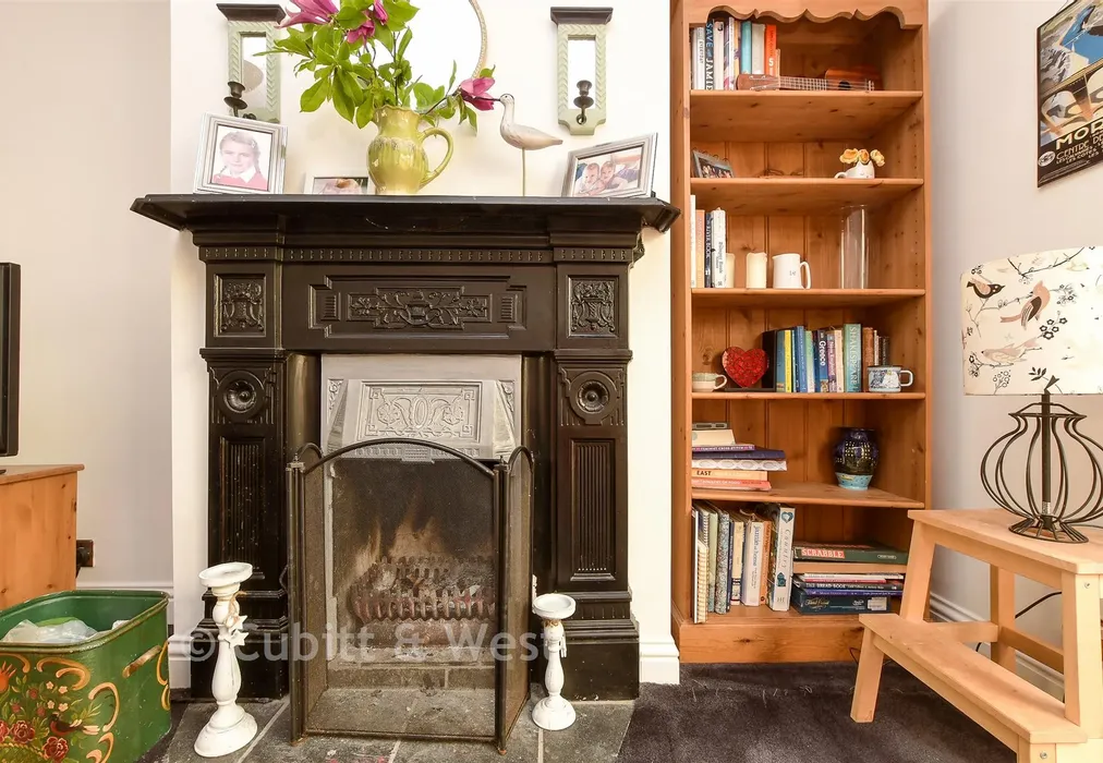 Internal Feature - Arbutus Close, Meadvale, Surrey - Wards of Kent