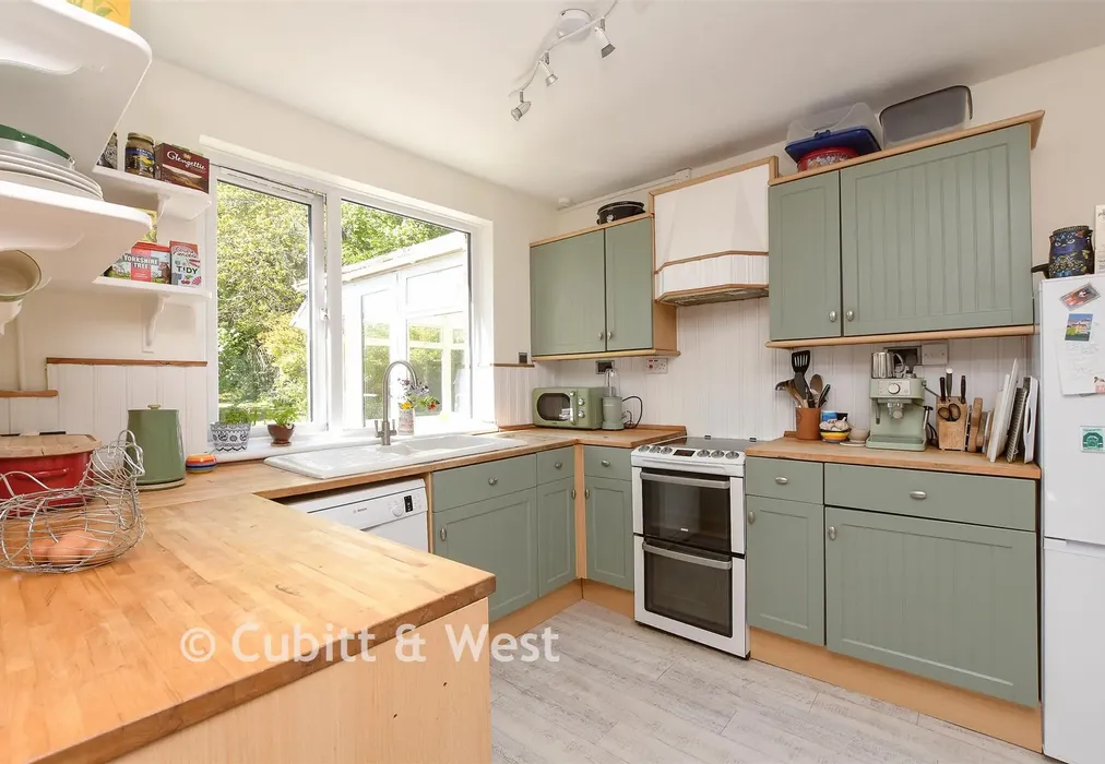 Kitchen - Arbutus Close, Meadvale, Surrey - Wards of Kent