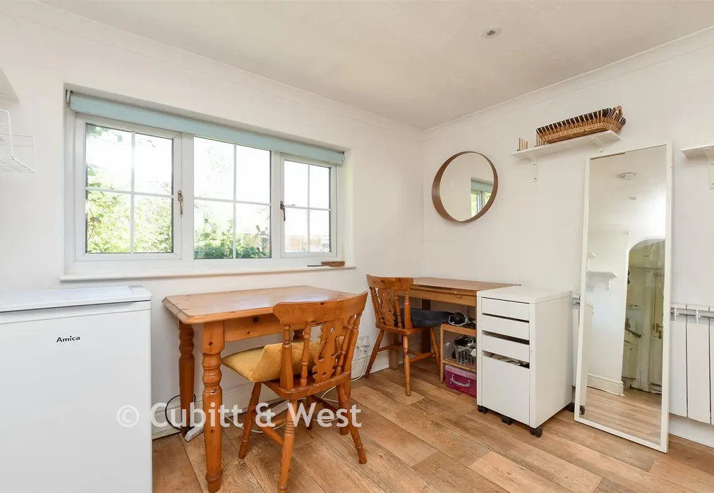 Annexe Living Room - Arbutus Close, Meadvale, Surrey - Wards of Kent