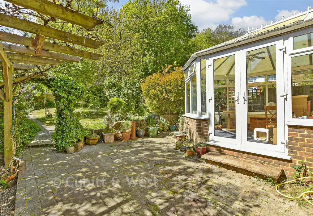 Rear Garden - Arbutus Close, Meadvale, Surrey - Wards of Kent