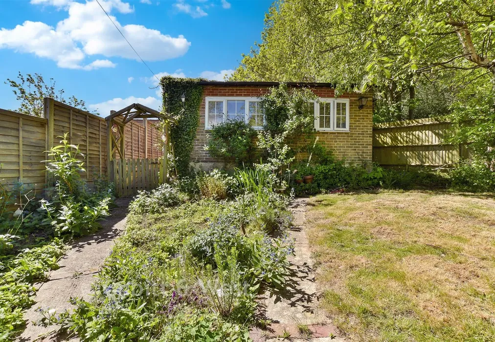 Rear Garden - Arbutus Close, Meadvale, Surrey - Wards of Kent