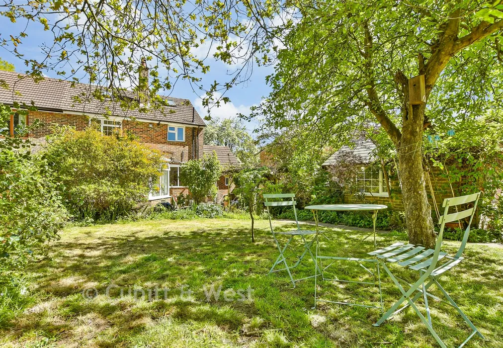 Rear Garden - Arbutus Close, Meadvale, Surrey - Wards of Kent