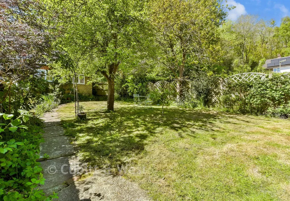 Rear Garden - Arbutus Close, Meadvale, Surrey - Wards of Kent