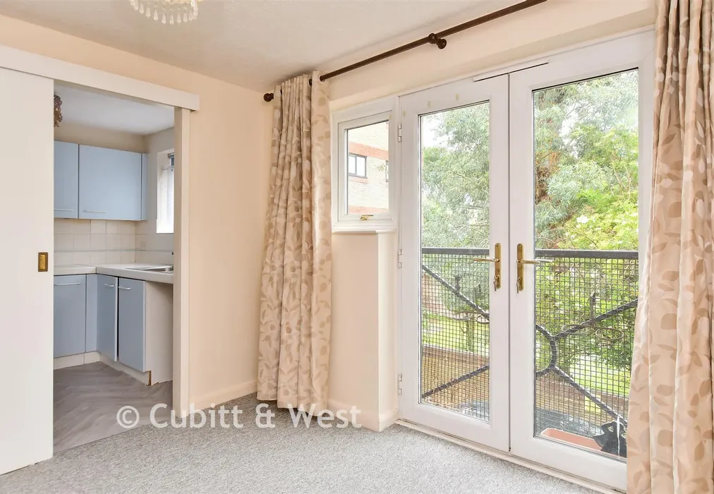 Internal Lifestyle Photograph - Tongdean Lane, Withdean, Brighton, East Sussex - Wards of Kent
