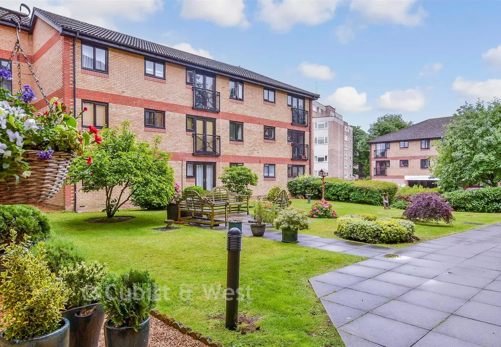 Communal Gardens - Tongdean Lane, Withdean, Brighton, East Sussex - Wards of Kent