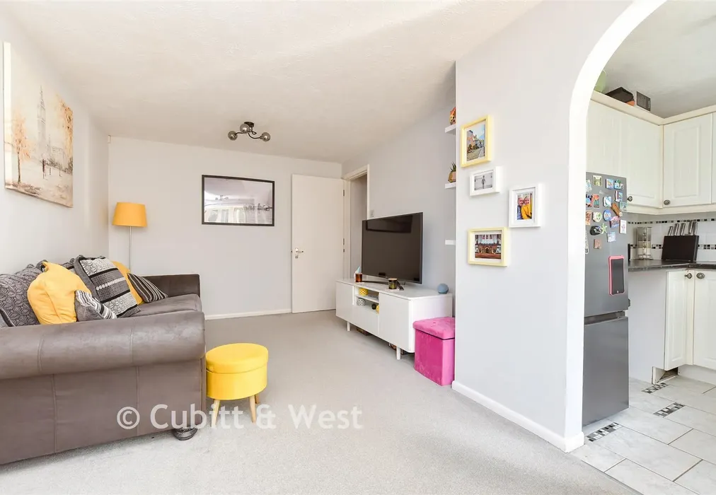 Lounge - Autumn Drive, Sutton, Surrey - Wards of Kent