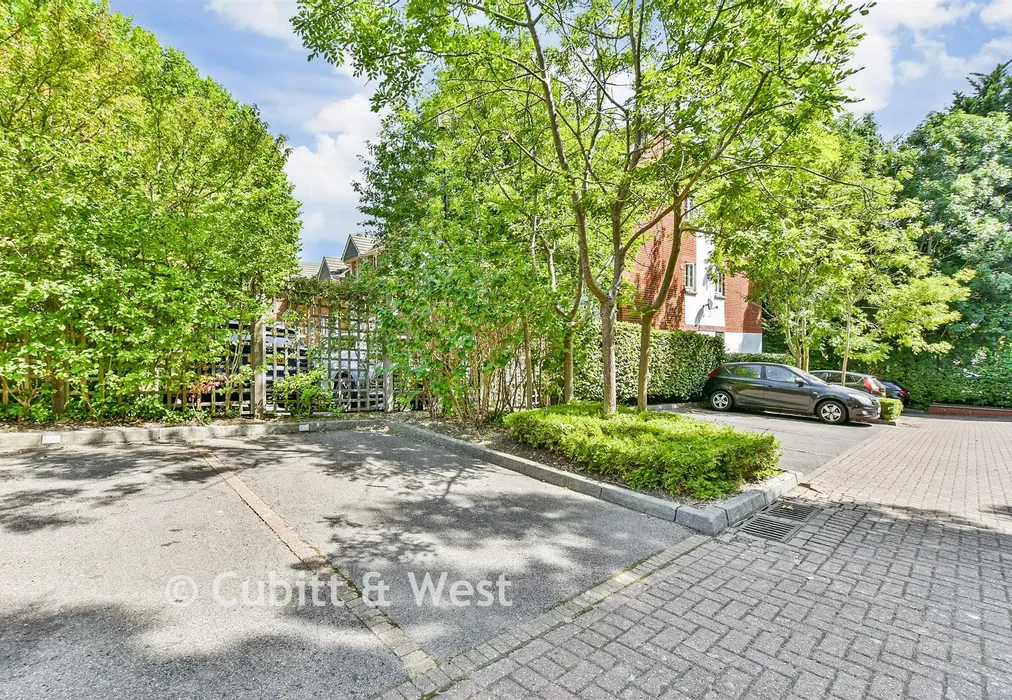 Driveway/Parking - Autumn Drive, Sutton, Surrey - Wards of Kent