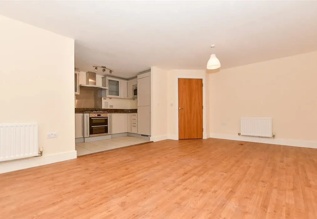 Lounge/Kitchen - Fitzroy Place, Reigate, Surrey - Wards of Kent