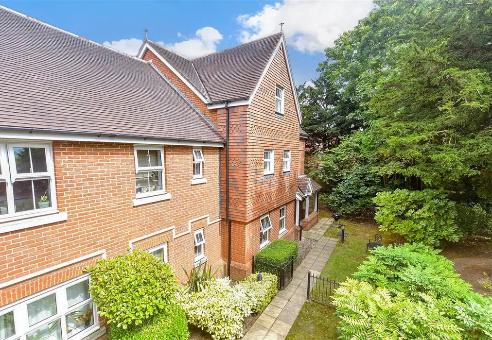 Front Elevation - Fitzroy Place, Reigate, Surrey - Wards of Kent