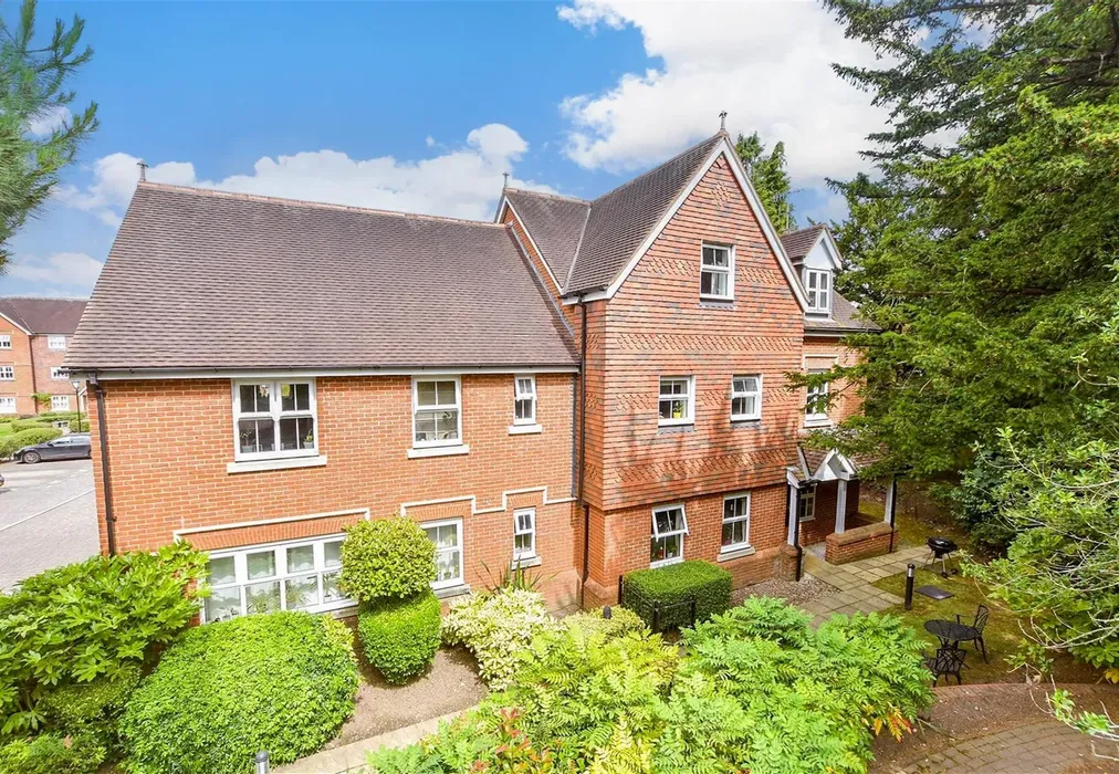 Front Elevation - Fitzroy Place, Reigate, Surrey - Wards of Kent