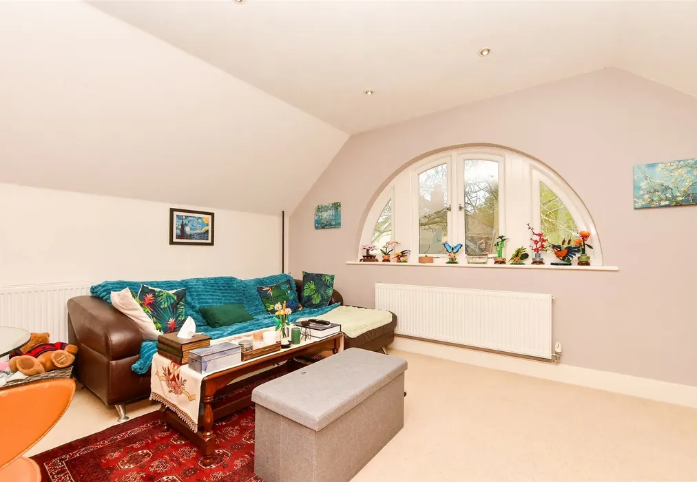Lounge/Diner - Reigate Hill, Reigate, Surrey - Wards of Kent