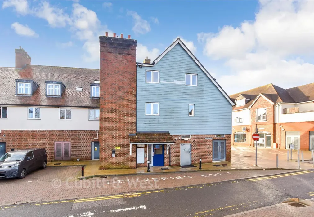 External (Web) - Fairbank Road, Southwater, Horsham, West Sussex - Wards of Kent