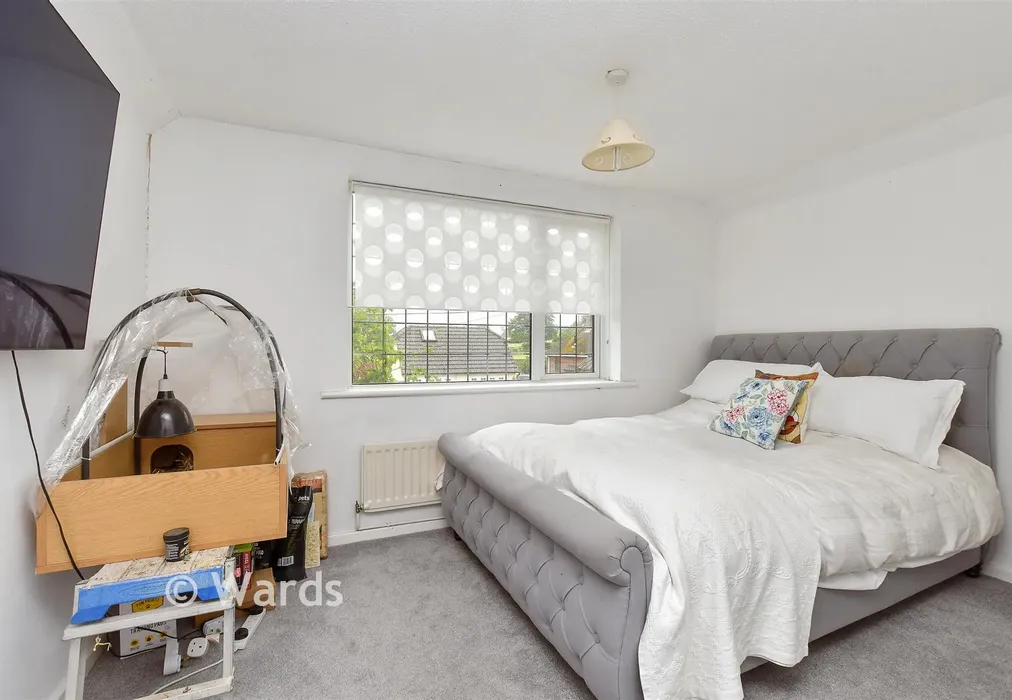 Bedroom 1 - Chestnut Wood Lane, Borden, Sittingbourne, Kent - Wards of Kent