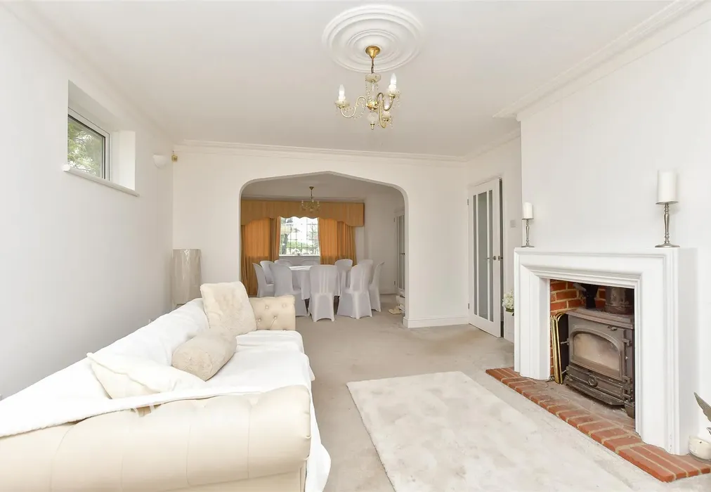Lounge - Chestnut Wood Lane, Borden, Sittingbourne, Kent - Wards of Kent