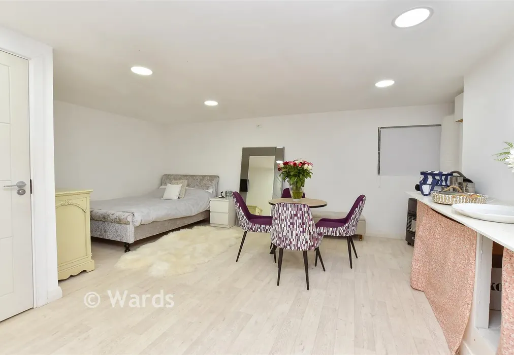 Room 1 - Chestnut Wood Lane, Borden, Sittingbourne, Kent - Wards of Kent