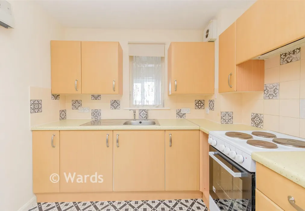 Kitchen - West Street, Gravesend, Kent - Wards of Kent