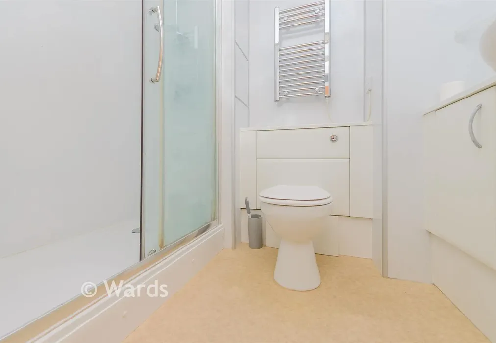 Shower Room - West Street, Gravesend, Kent - Wards of Kent