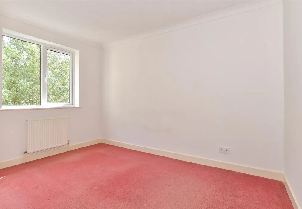 Bedroom 1 - Valetta Way, The Esplanade, Rochester, Kent - Wards of Kent
