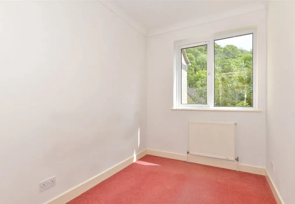 Bedroom 2 - Valetta Way, The Esplanade, Rochester, Kent - Wards of Kent