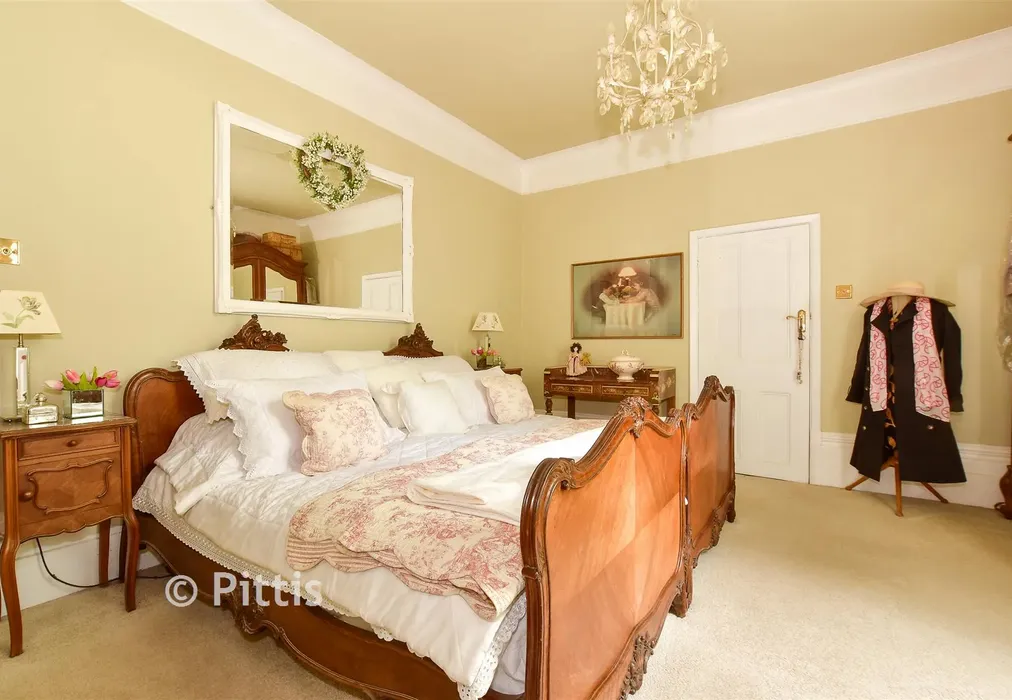Bedroom 1 - Stonepitts Close, Ryde, Isle of Wight - Wards of Kent