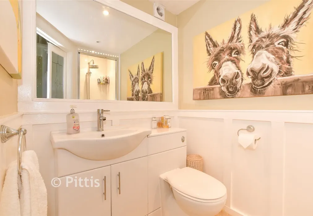 En-Suite Shower Room - Stonepitts Close, Ryde, Isle of Wight - Wards of Kent
