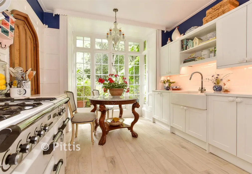 Breakfast Area - Stonepitts Close, Ryde, Isle of Wight - Wards of Kent