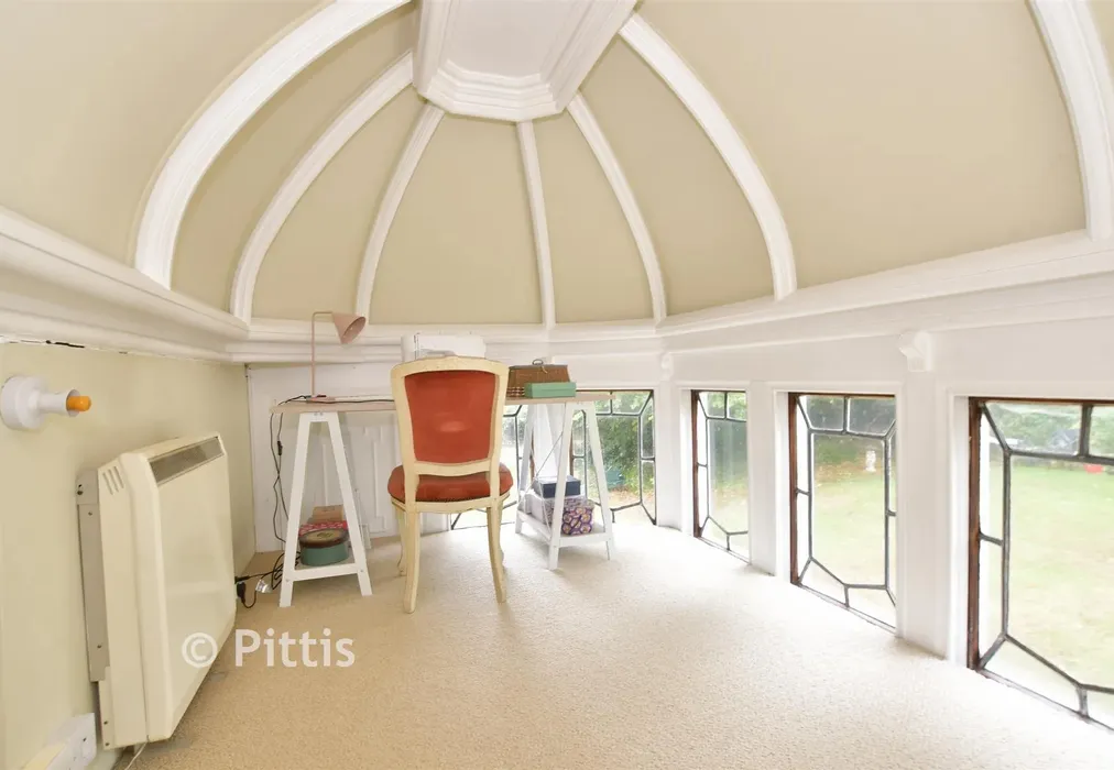 Internal Feature - Stonepitts Close, Ryde, Isle of Wight - Wards of Kent