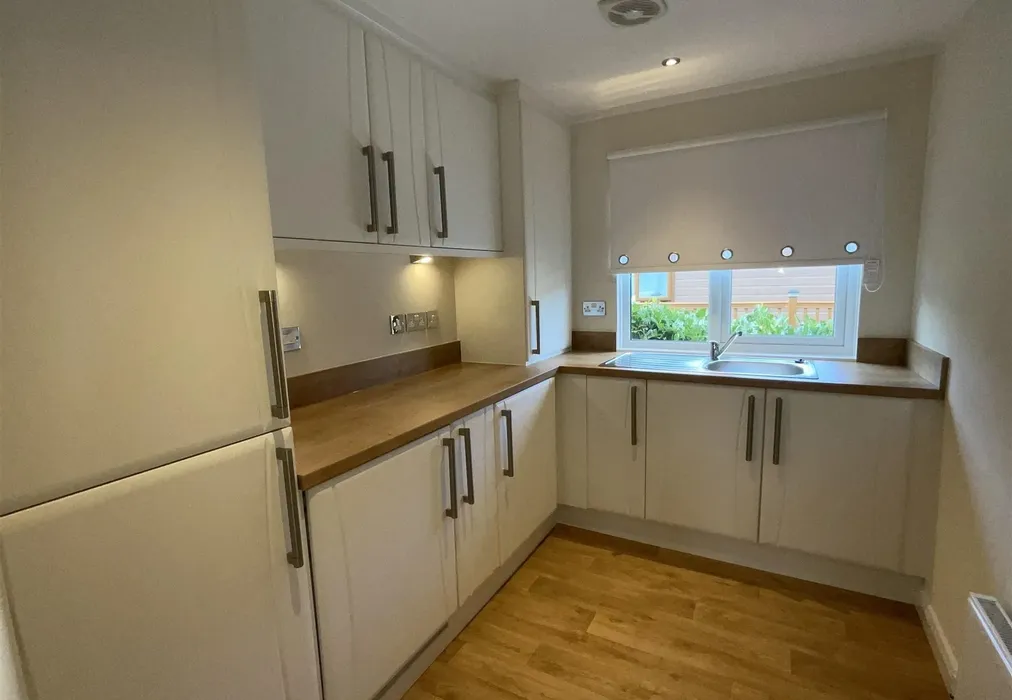 Utility Room - Wateringbury Road, East Malling, Kent - Wards of Kent