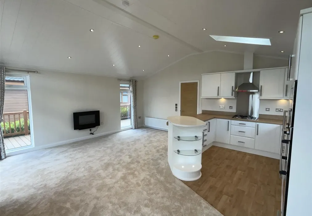 Kitchen/Dining/Lounge - Wateringbury Road, East Malling, Kent - Wards of Kent