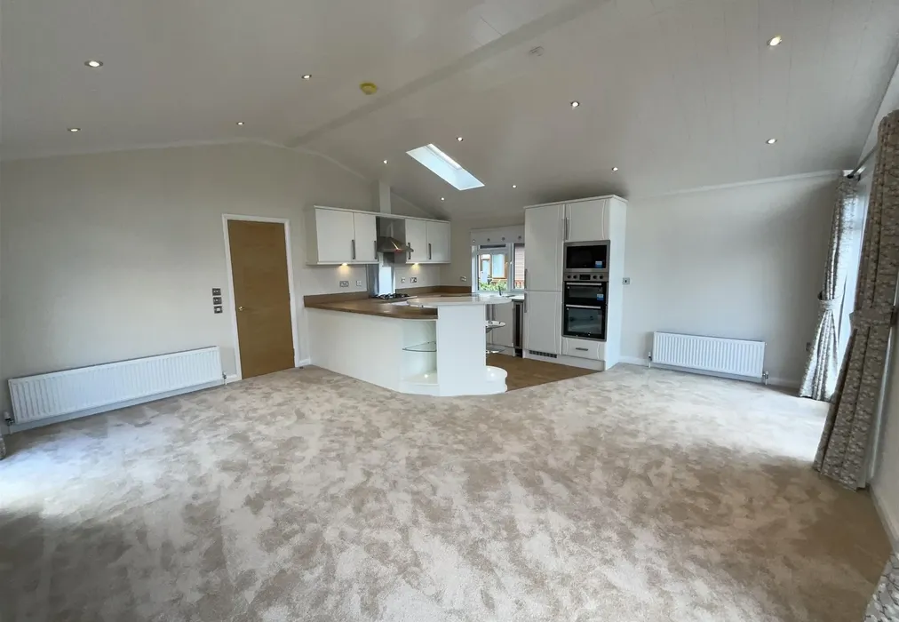 Kitchen/Dining/Lounge - Wateringbury Road, East Malling, Kent - Wards of Kent