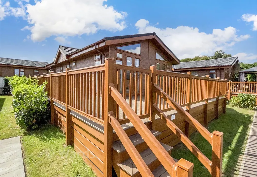 External Lifestyle Photograph - Wateringbury Road, East Malling, Kent - Wards of Kent