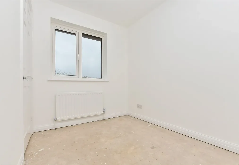 Bedroom 4 - Kinnibrugh Drive, Dormansland, Surrey - Wards of Kent