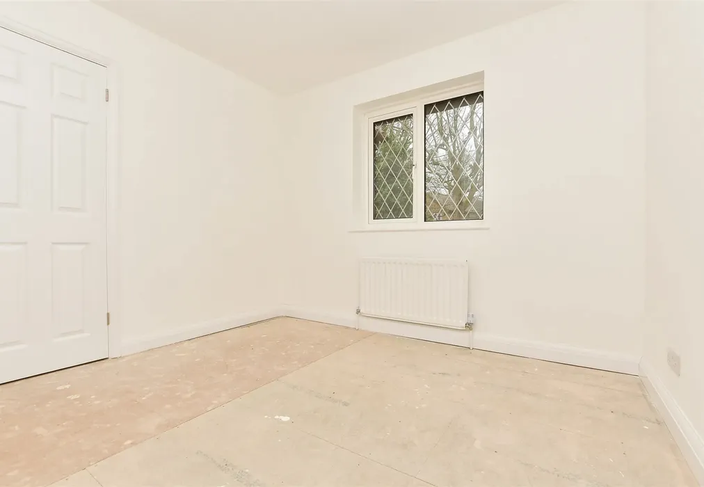 Bedroom 3 - Kinnibrugh Drive, Dormansland, Surrey - Wards of Kent