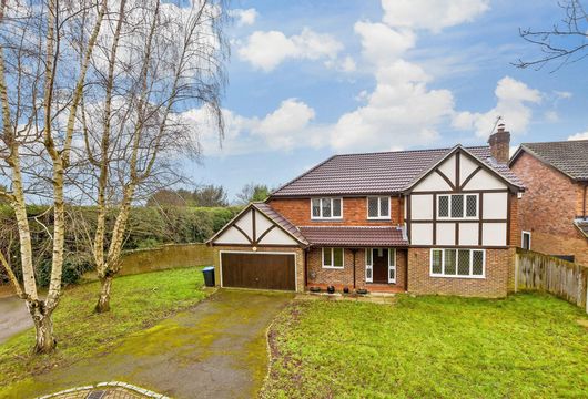 Kinnibrugh Drive, Dormansland, Surrey - Wards of Kent