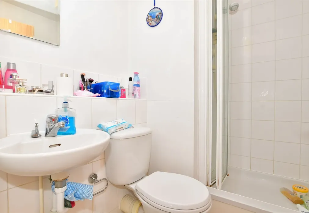 En-Suite Shower Room - Whitefriars Wharf, Tonbridge, Kent - Wards of Kent