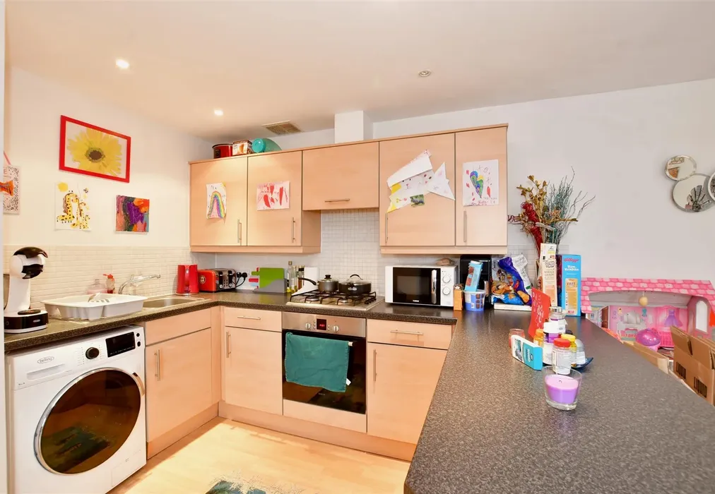 Kitchen - Whitefriars Wharf, Tonbridge, Kent - Wards of Kent