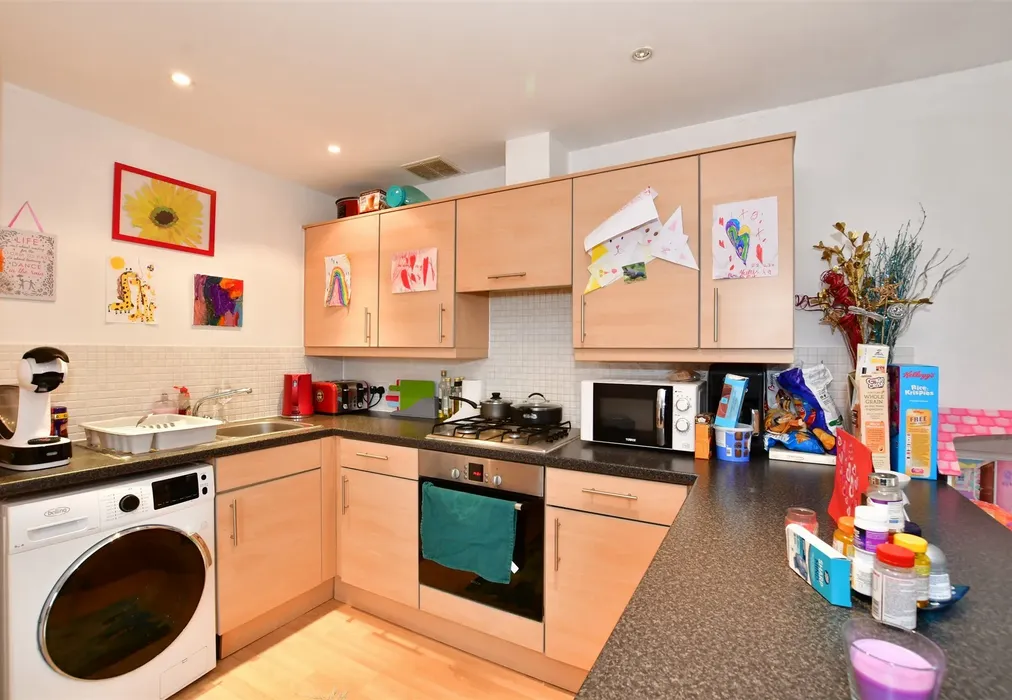 Kitchen - Whitefriars Wharf, Tonbridge, Kent - Wards of Kent