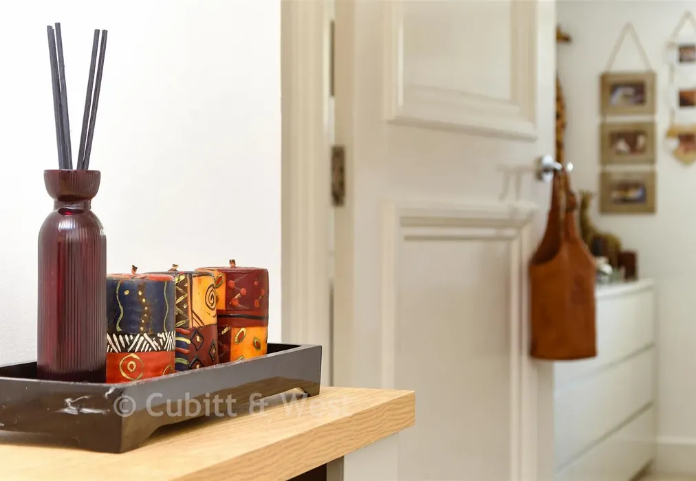 Internal Lifestyle Photograph - Elizabeth Drive, Banstead, Surrey - Wards of Kent