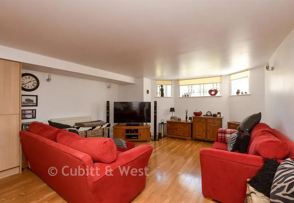 Kitchen / Living Room - Elizabeth Drive, Banstead, Surrey - Wards of Kent