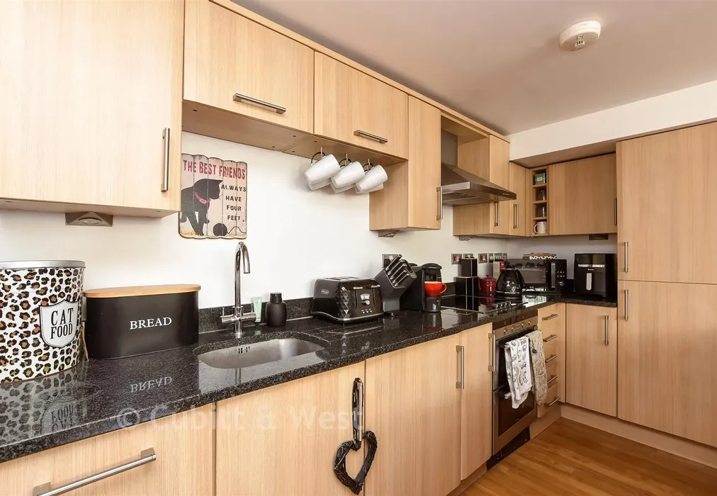 Kitchen / Living Room - Elizabeth Drive, Banstead, Surrey - Wards of Kent