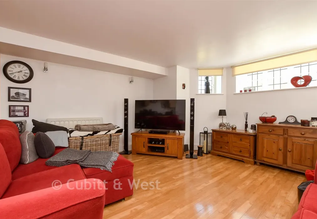 Kitchen / Living Room - Elizabeth Drive, Banstead, Surrey - Wards of Kent