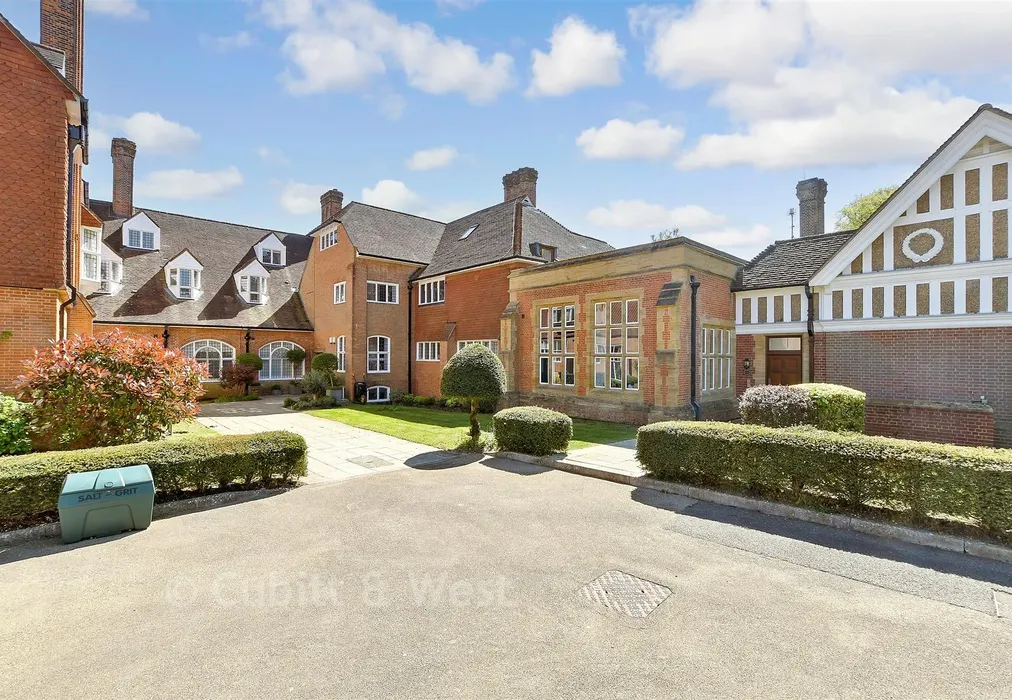 External (Web) - Elizabeth Drive, Banstead, Surrey - Wards of Kent