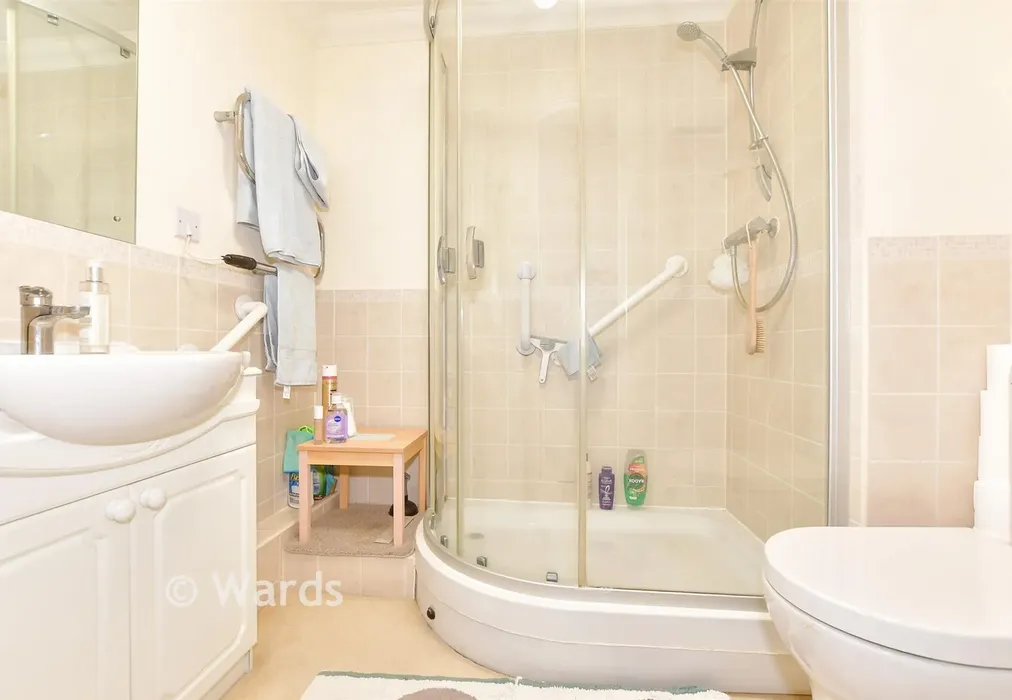 Shower Room - East Street, Hythe, Kent - Wards of Kent