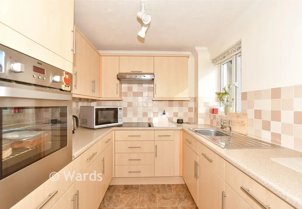 Kitchen - East Street, Hythe, Kent - Wards of Kent