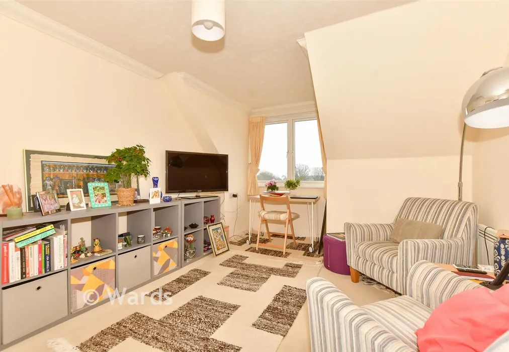 Lounge - East Street, Hythe, Kent - Wards of Kent
