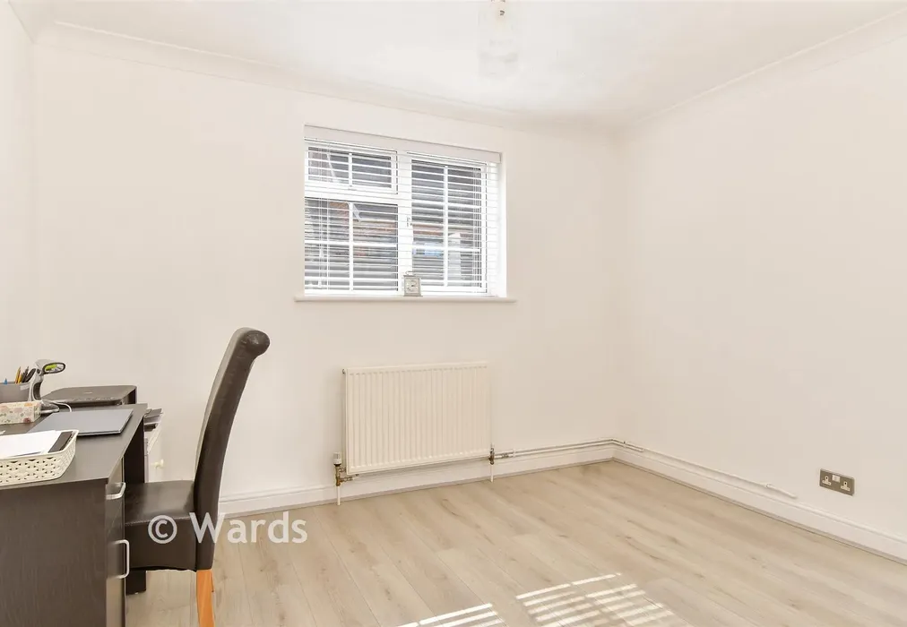 Offic/Snug - Eynsford Road, Farningham, Kent - Wards of Kent