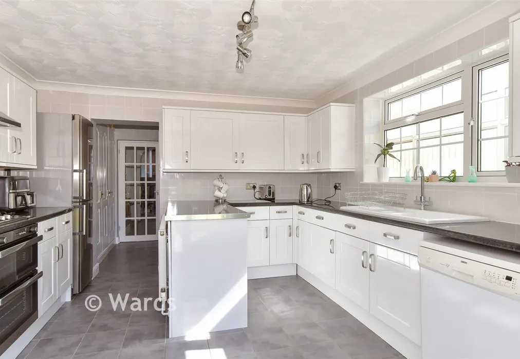 Kitchen - Eynsford Road, Farningham, Kent - Wards of Kent