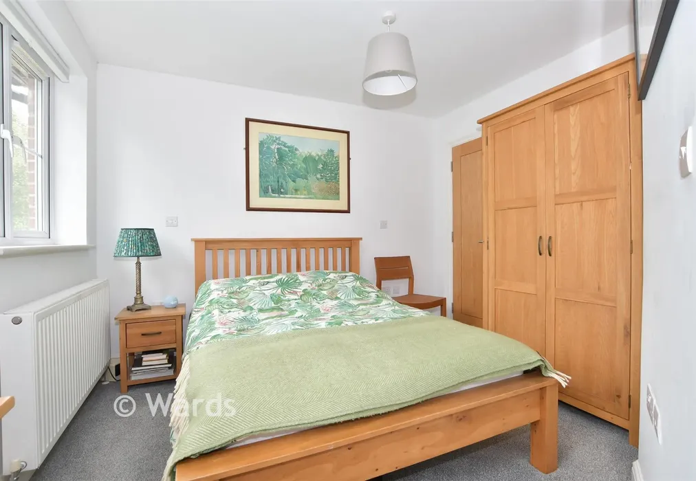 Bedroom 1 - Shernolds, Loose, Maidstone, Kent - Wards of Kent