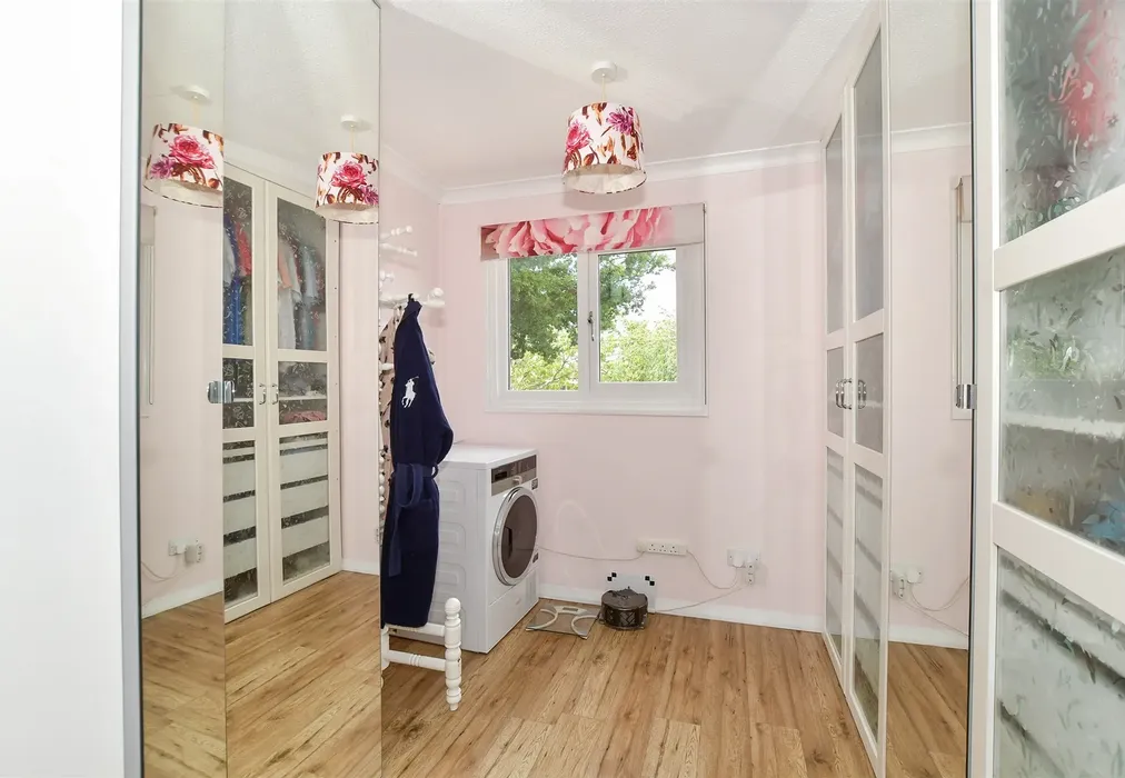 Bedroom 3 - Kingsley Road, Bewbush, Crawley, West Sussex - Wards of Kent
