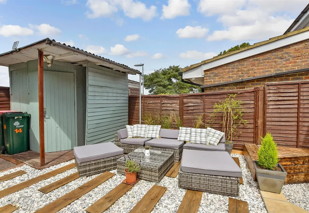 Rear Garden - Kingsley Road, Bewbush, Crawley, West Sussex - Wards of Kent